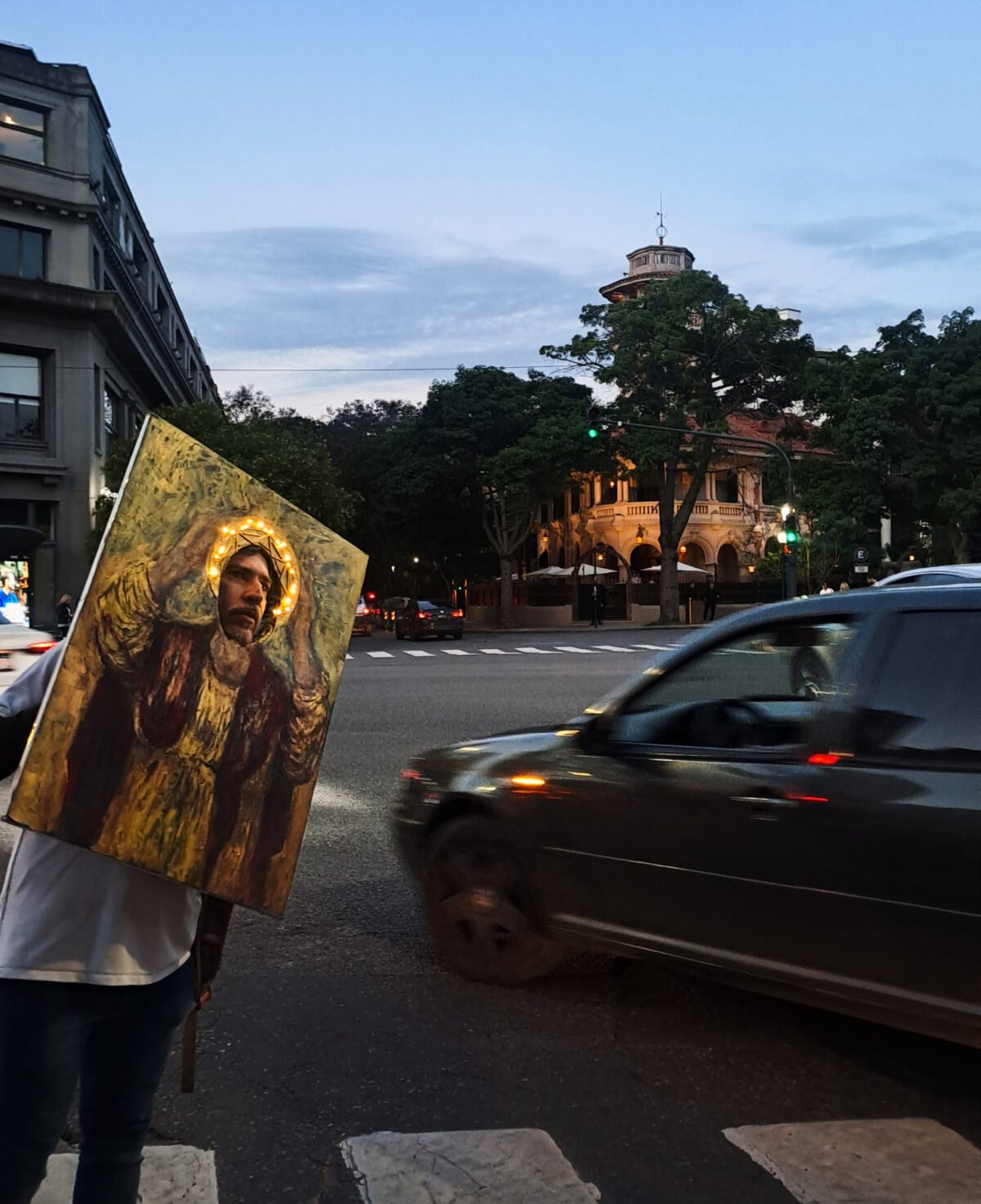 “Arte en el pecho”, la iniciativa venezolana que irrumpió en la Noche de los Museos de Buenos Aires