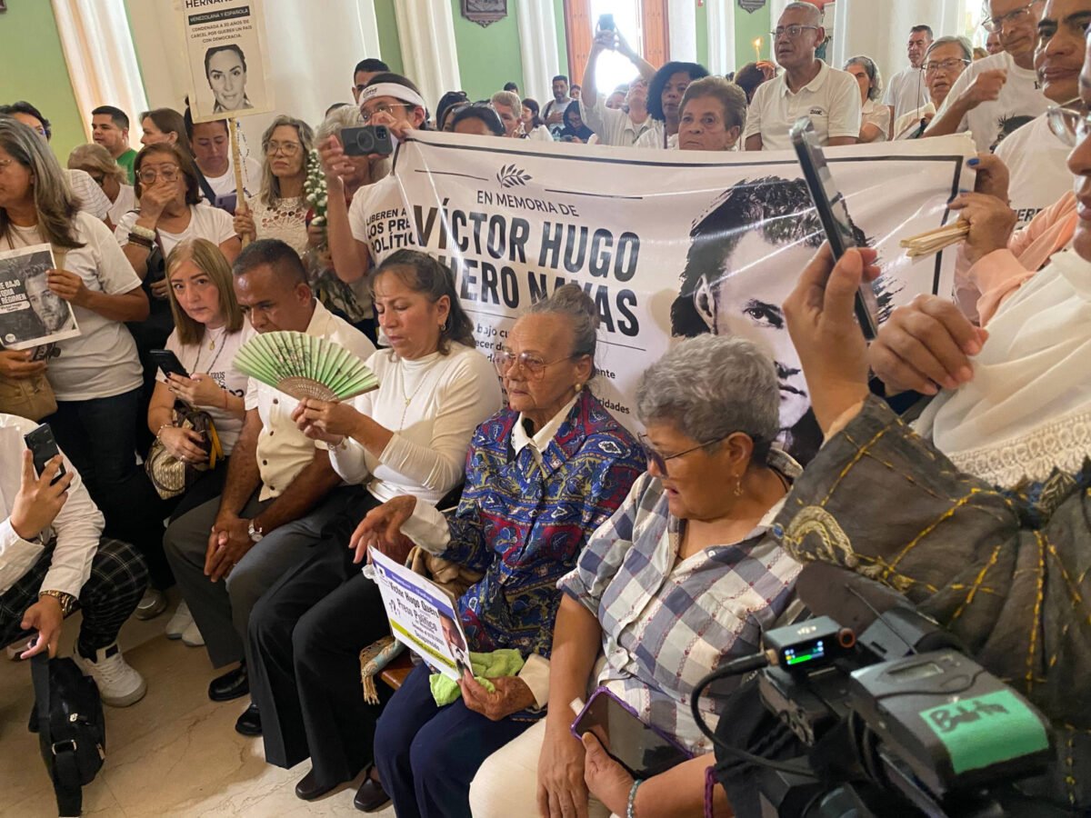 Celebran misa en La Candelaria en honor a Víctor Quero, muerto bajo custodia del Estado