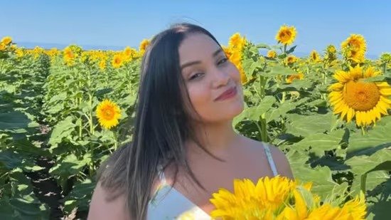 Image default